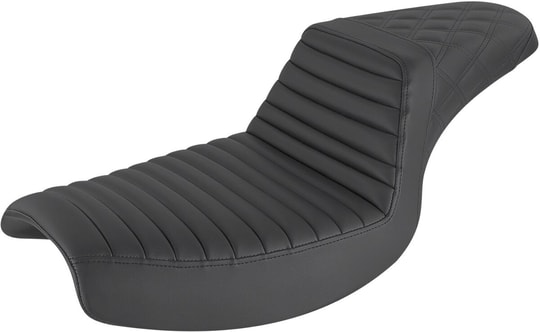 SADDLEMEN SEAT STEPUP TR & LS BLCK KOD:08050139