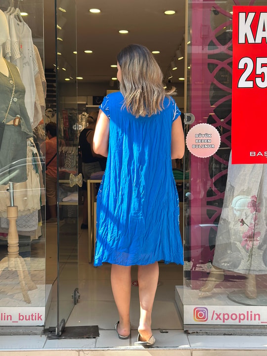 %100 Pamuk Çiçek İşlemeli Elbise Mavi