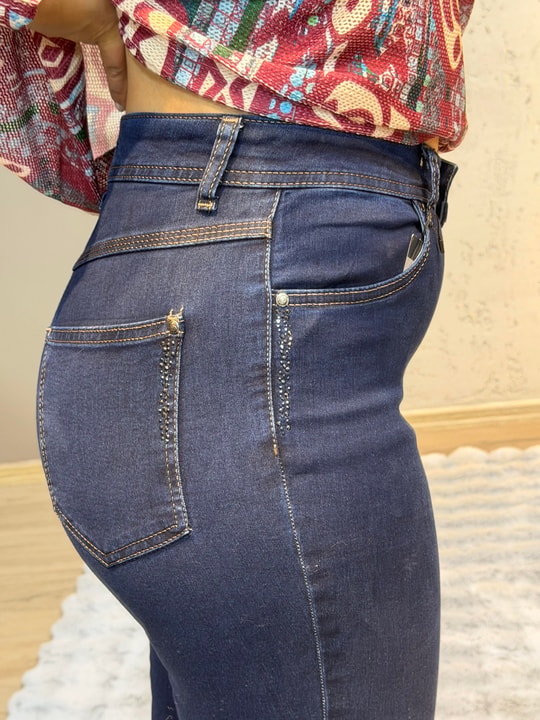 Cepleri Taş Detaylı Kot Pantolon