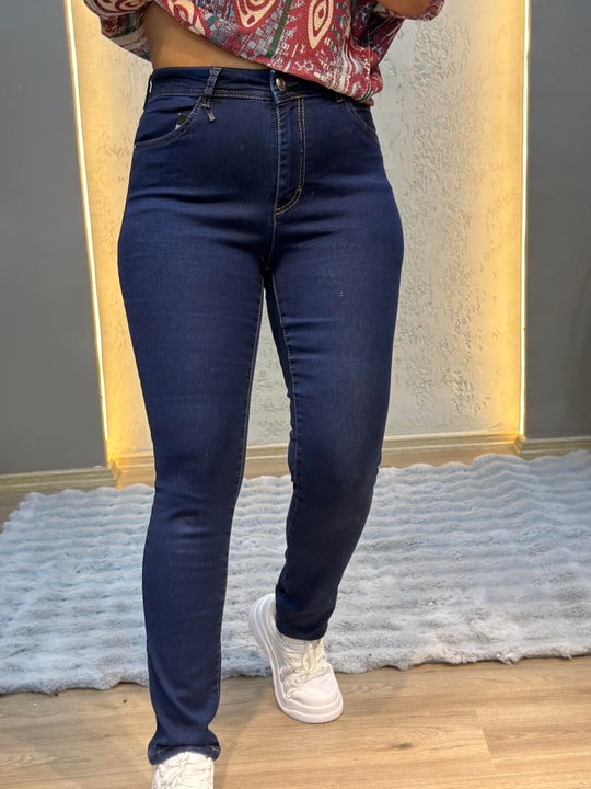 Cepleri Taş Detaylı Kot Pantolon