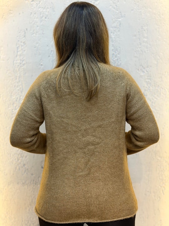 Dik Yaka Yumoş Kazak Camel