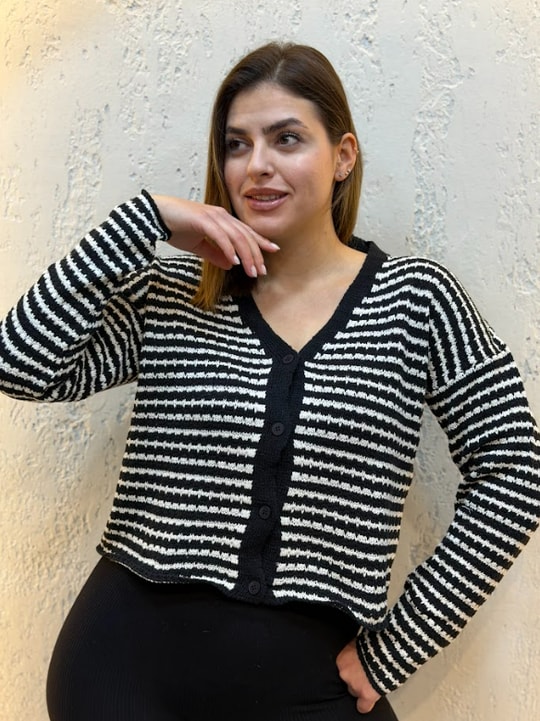 İnce Çizgili Triko Crop Hırka Siyah