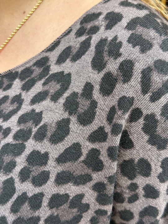 Leopar Desen U Yaka İthal Bluz Acı Kahve