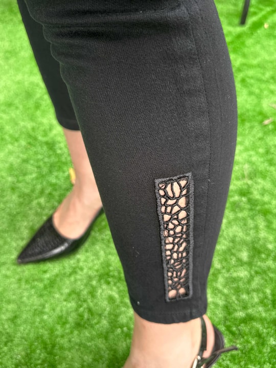 Paça Nakışlı Pantolon Siyah