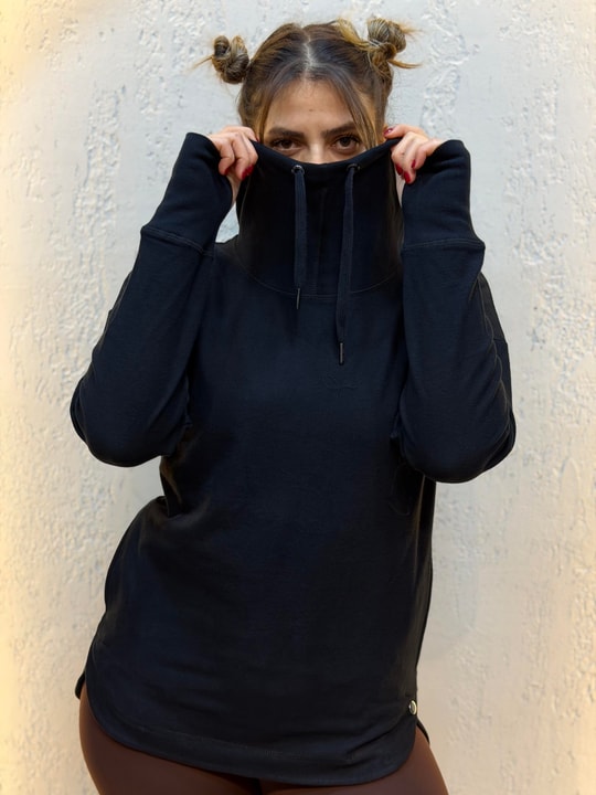 Parmak Geçirmeli Boyunluk Detaylı Kapüşonlu Hoodie Siyah