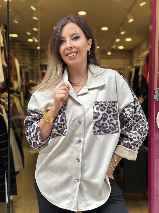 Taş Detaylı Leopar Cepli İthal Gömlek Krem Gri