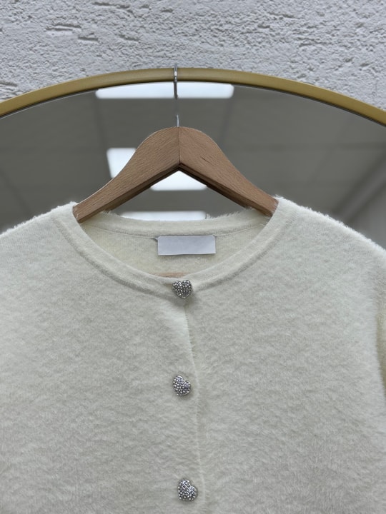 Adora Kalp Düğmeli Sakallı Hırka-KR3198 Beyaz