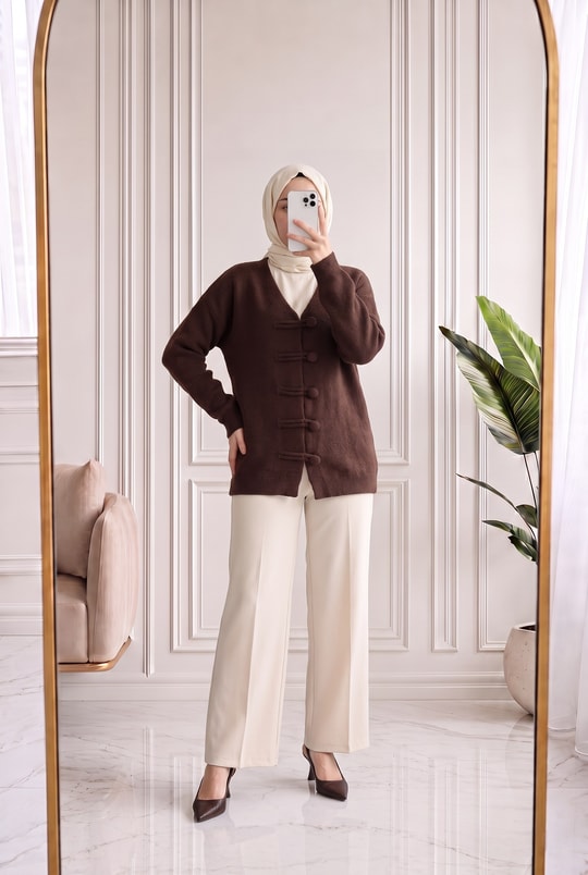 Canbahar Düğme Geçiş Detaylı Triko Hırka-KR6051 Kahve
