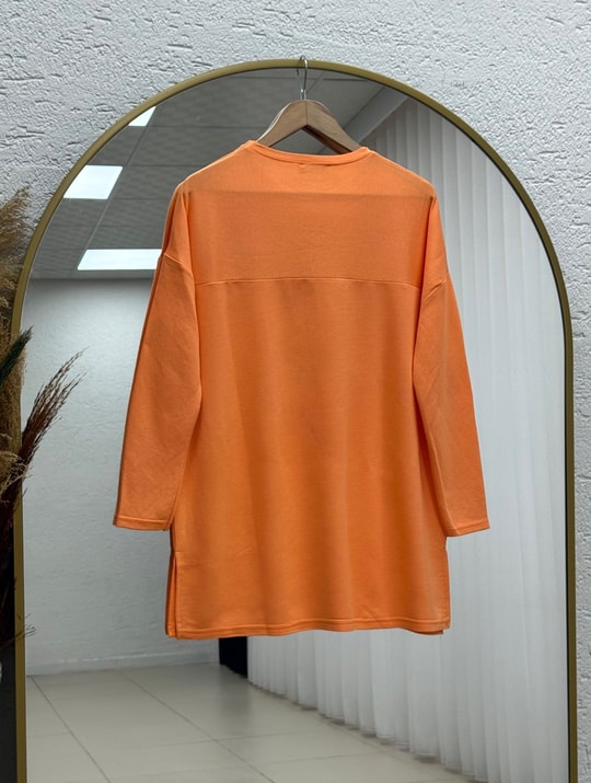 Cemşah Papatya Nakışlı Yazılı Yırtmaçlı Bluz-SS13157 Turuncu
