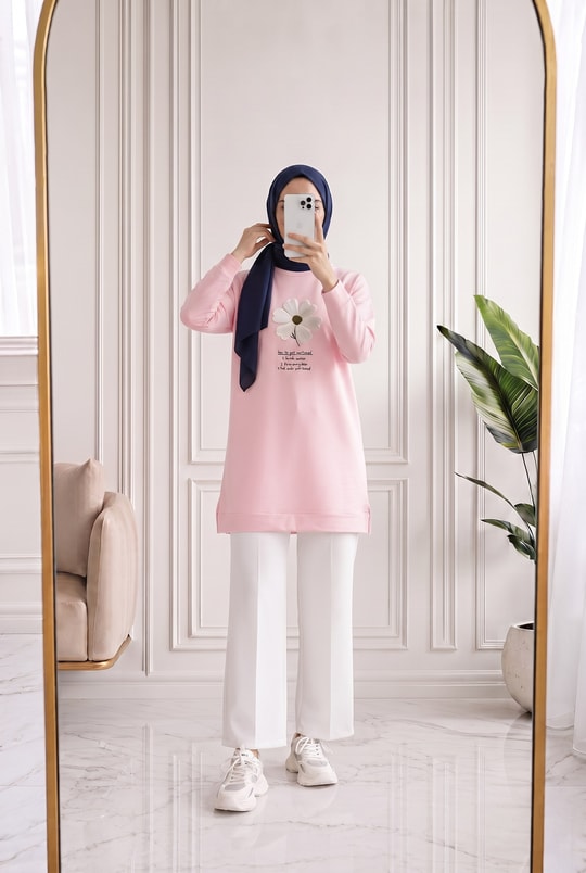 Cemşah Papatya Nakışlı Yazılı Yırtmaçlı Bluz-SS13157 Pembe