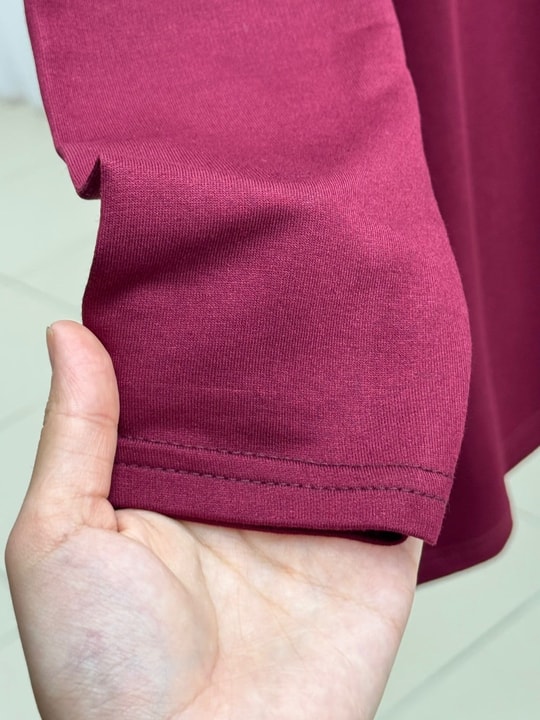 Cemşah Papatya Nakışlı Yazılı Yırtmaçlı Bluz-SS13157 Bordo