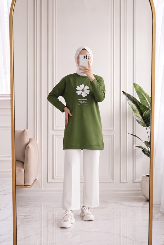 Cemşah Papatya Nakışlı Yazılı Yırtmaçlı Bluz-SS13157 Yeşil
