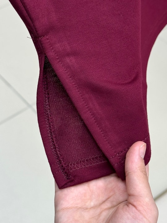 Cemşah Papatya Nakışlı Yazılı Yırtmaçlı Bluz-SS13157 Bordo