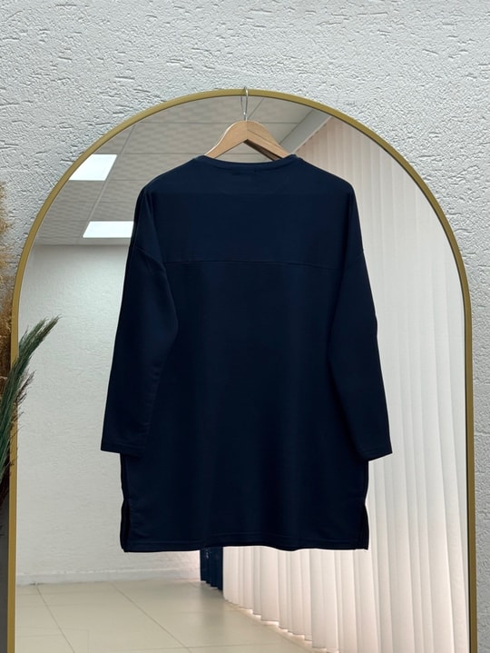 Cemşah Papatya Nakışlı Yazılı Yırtmaçlı Bluz-SS13157 Lacivert