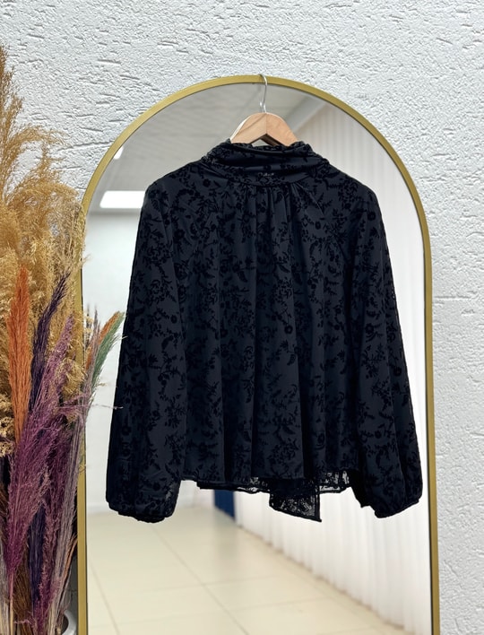 Güllü Önü Pileli Çıtır Desen Bluz-EK783-817 Siyah