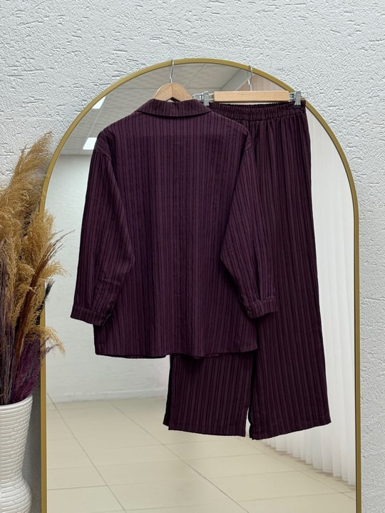 Gülnur Kendinden Çizgili Düğmeli Pantolonlu Takım-EK882 Mürdüm