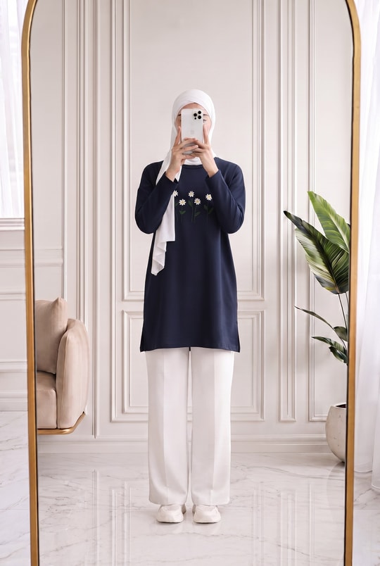 Laleay Zarif 5 Papatya Nakışlı Bluz-SS13148 Lacivert