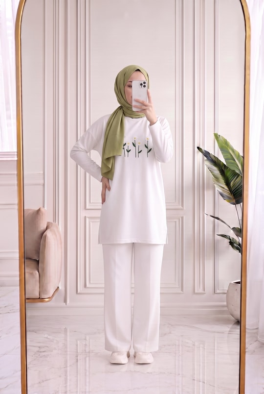 Laleay Zarif 5 Papatya Nakışlı Bluz-SS13148 Beyaz