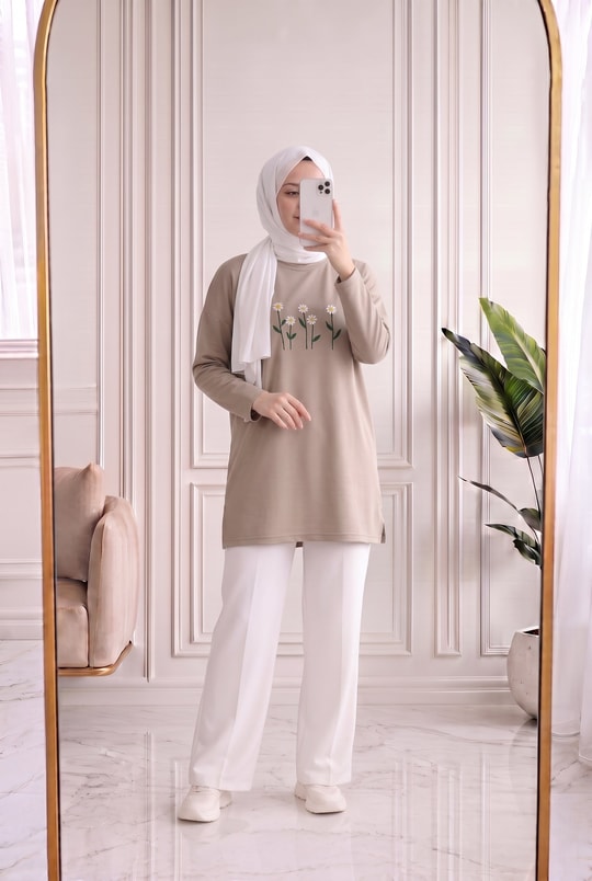 Laleay Zarif 5 Papatya Nakışlı Bluz-SS13148 Taş