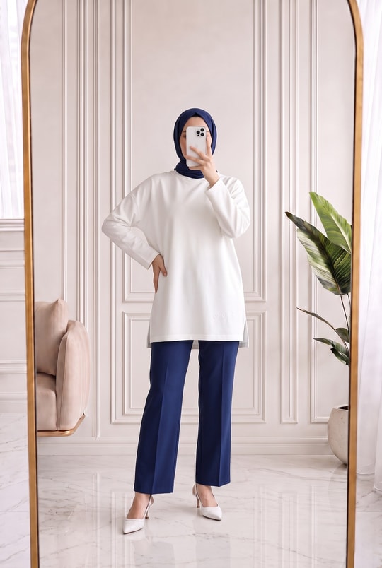 Mahay Kalp Nakışlı Yırtmaçlı Tunik-SS13074 Beyaz