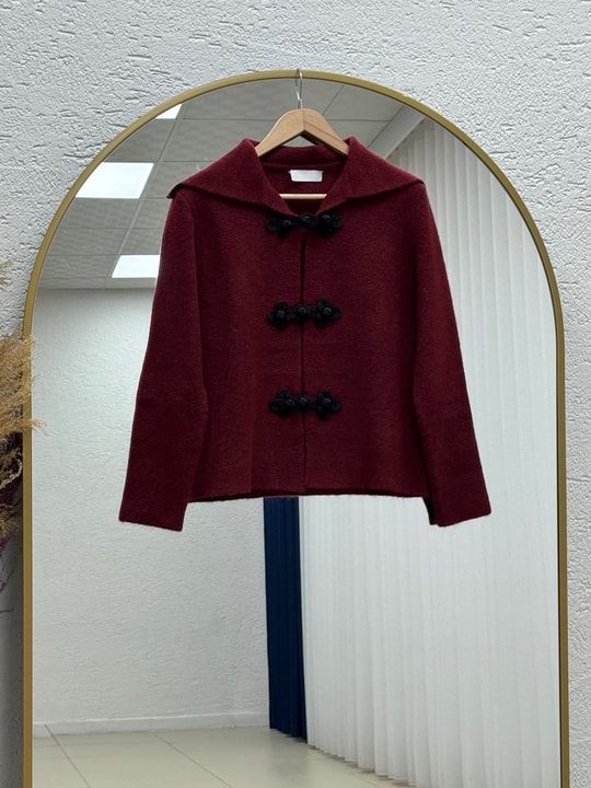 Minaşah Düğmesi Çiçek İşlemeli Yakalı Triko Hırka-KR6029 Bordo