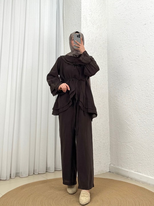 Rezzan Fırfırlı Bağcıklı Yakalı Pantolonlu Takım-ML2134 Kahve