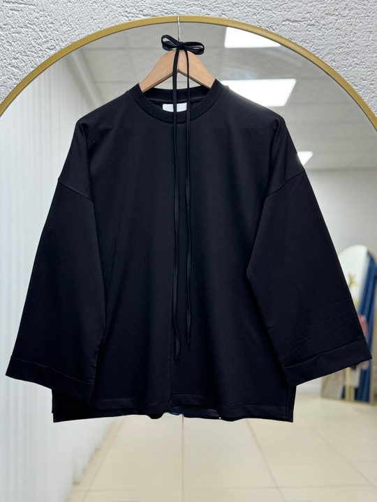Rukiye Dikiş Detaylı Yırtmaçlı Sweatshirt-EU2755 Siyah