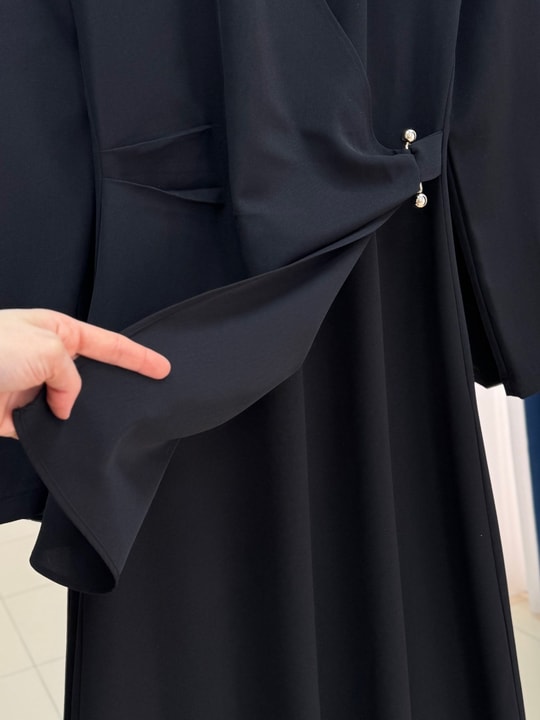Yelda Kruvaze Kapamalı Minimal Aksesuar Detaylı Krep Elbise-FA1044 Siyah