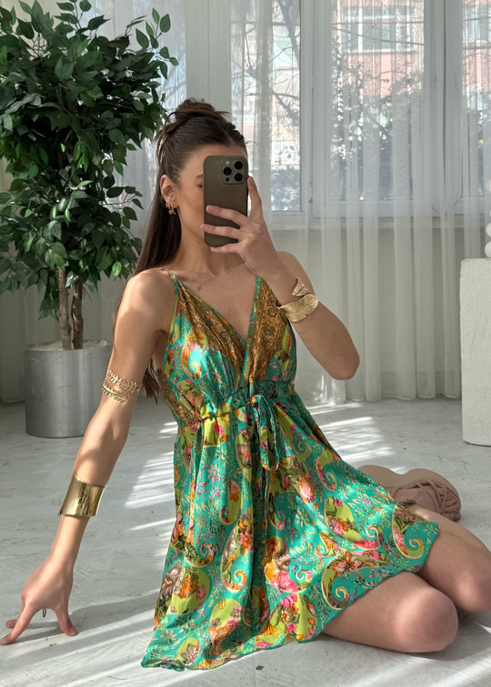 Bali Etnik Desen Yeşill Mini İpek Elbise