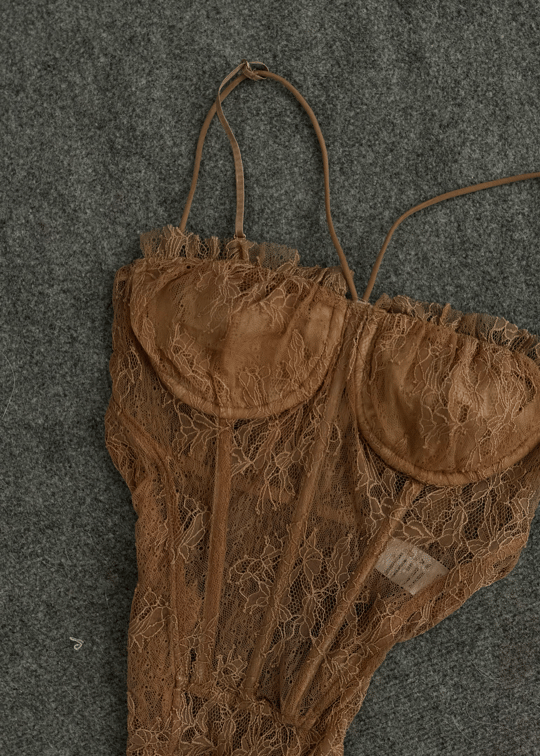 Dore Dantelli Transparan Detaylı Çıtçıtlı Body