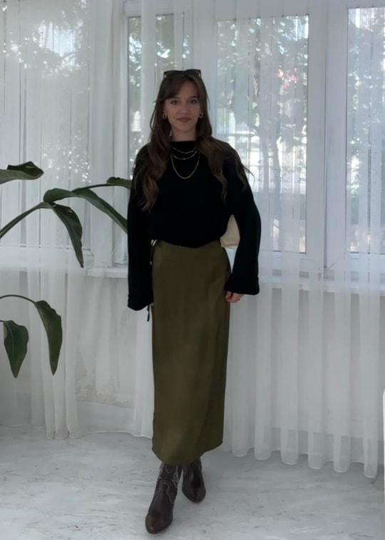 Haki Bağlamalı Midi Saten Etek