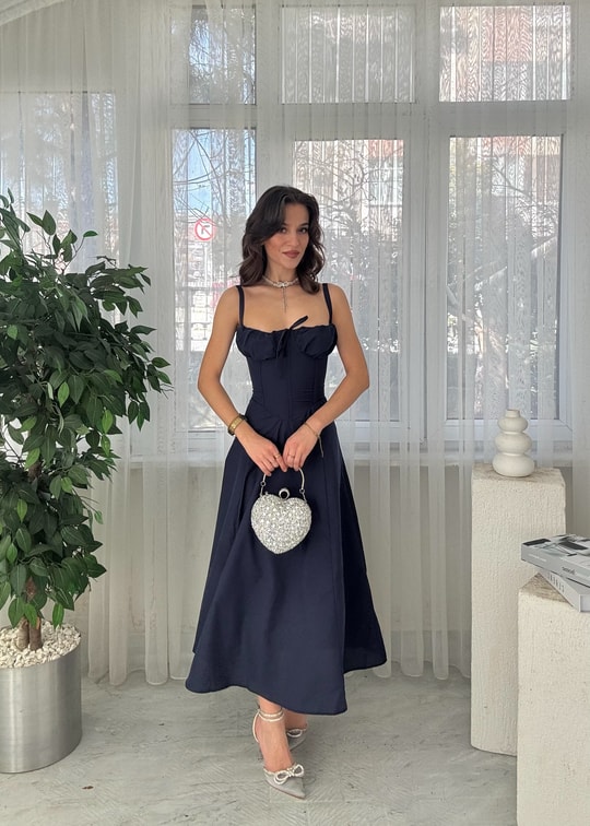 Lacivert Pinterest Sırt Biyeli YırtmaçlıElbise