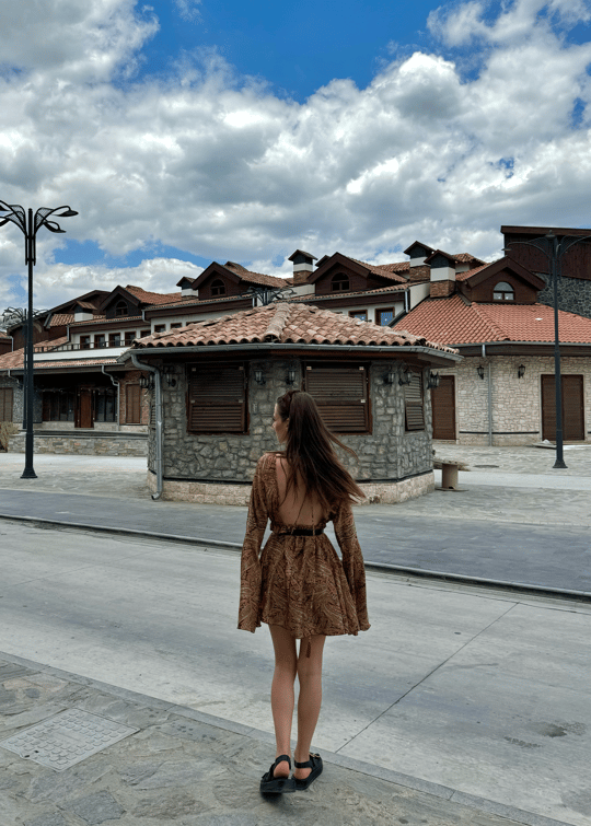 Liana Sırt Dekolteli Etnik Desenli Mini İpek Elbise 