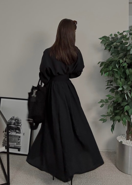Novee Oversize Siyah Kemerli Elbise
