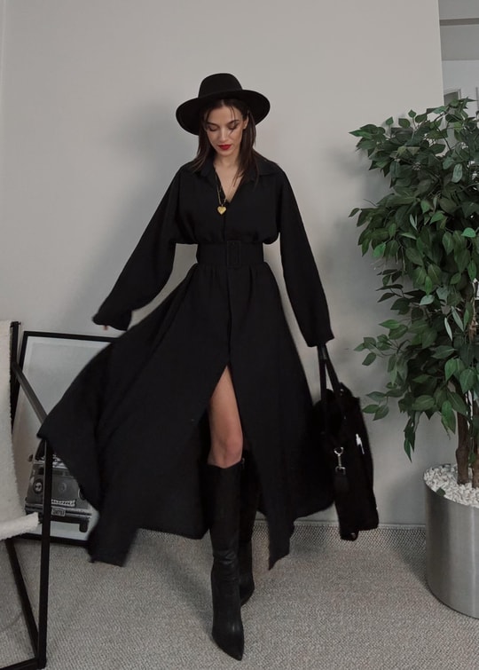 Novee Oversize Siyah Kemerli Elbise