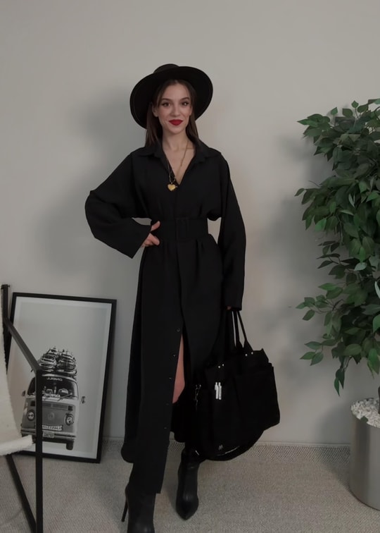 Novee Oversize Siyah Kemerli Elbise