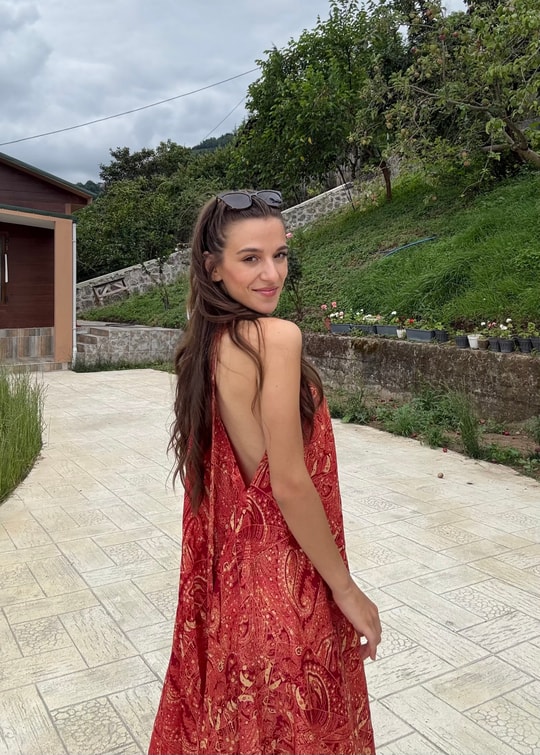 Rajani Etnik Desen Asimetrik Hint İpeğ Nar Çiçeğii Elbise