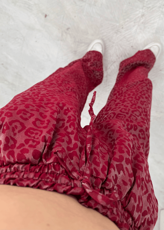 Roxy Kırmızı  Leopar Desen Bol Paça Saten Pantolon 