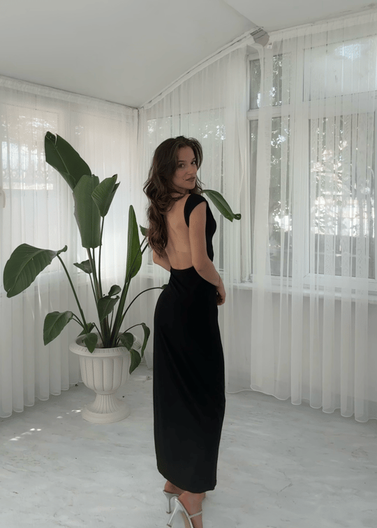 Sırt Dekolteli Basic Siyah Elbise 