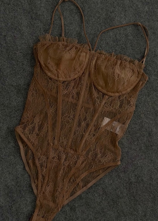 Dore Dantelli Transparan Detaylı Çıtçıtlı Body