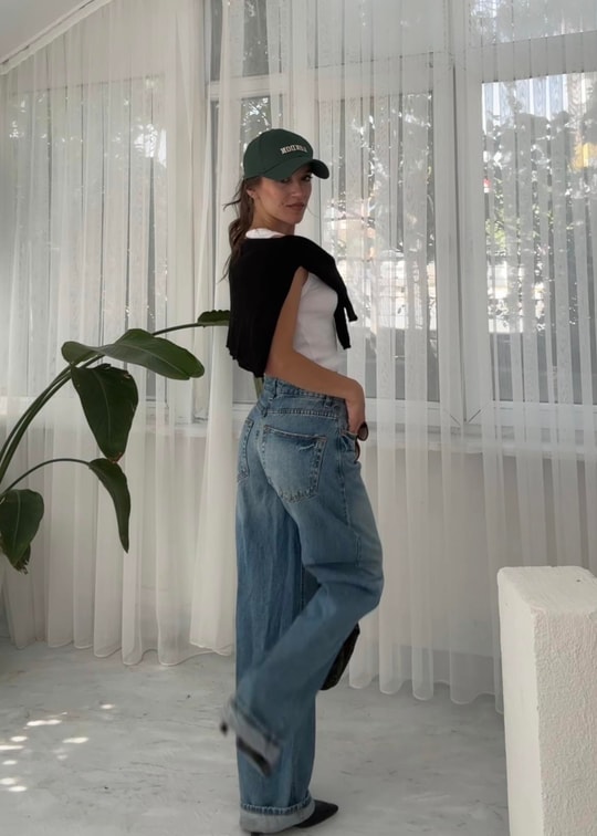 Orjinal Marka Yüksek Bel Paça Detaylı Jeans 