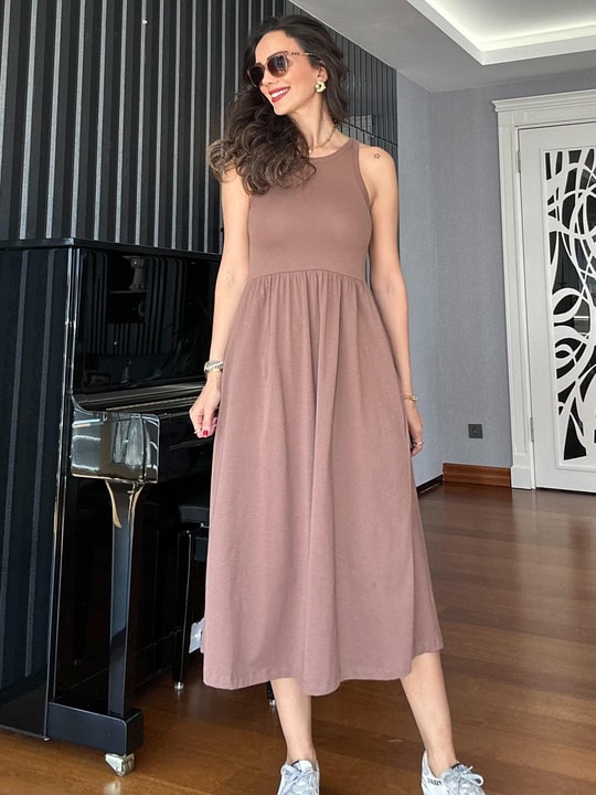 Açık Kahve Halter Kesim Midi Elbise