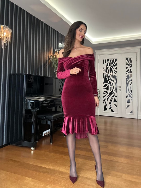  Burgundy Velvet Shoulder Cutout Flared Skirt Dress