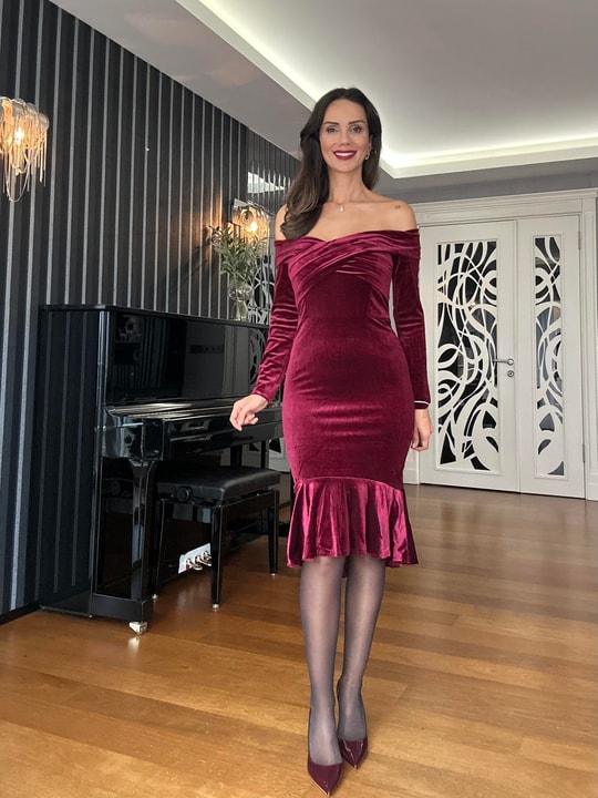  Burgundy Velvet Shoulder Cutout Flared Skirt Dress