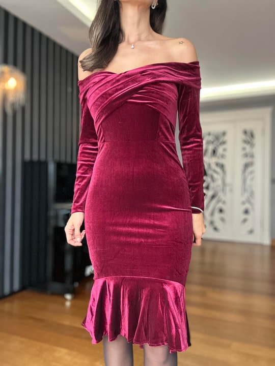  Burgundy Velvet Shoulder Cutout Flared Skirt Dress