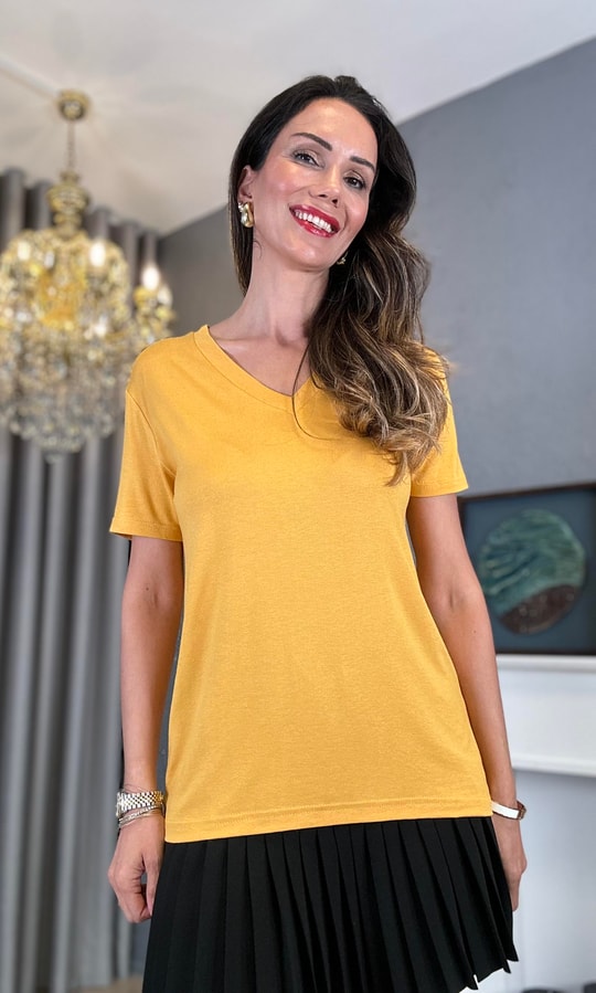 Hardal Rengi V Yaka Basic Tişört