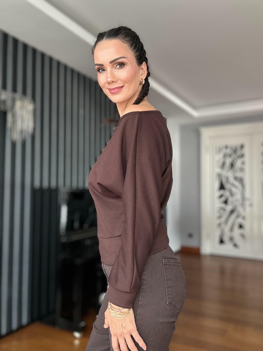 Kahverengi Uzun Kollu Geniş Yaka Bluz