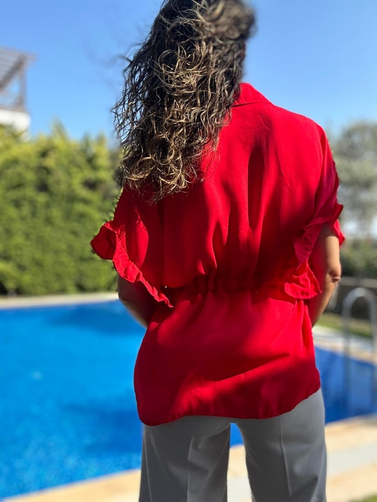 Kırmızı Beli İpli Geniş Kesim  Gömlek