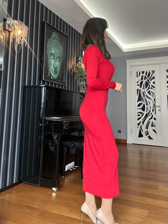  Red Square Neck Dress