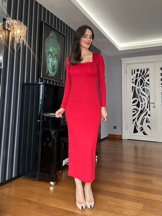  Red Square Neck Dress